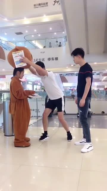 偶遇韶关网红美女,邂逅美丽瞬间