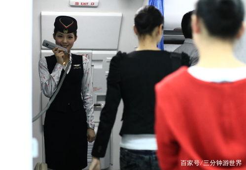网红小伙当上空姐了,空姐新身份闪耀职场舞台