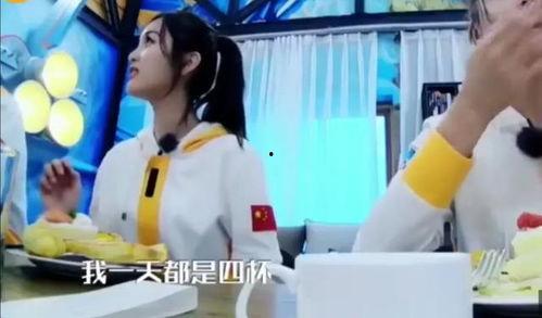 和明星喝奶茶图片,甜蜜瞬间捕捉