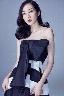 女星互撕娱乐圈吃瓜,女星互撕大战，吃瓜群众围观